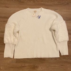 Women’s Blouse/Sweater